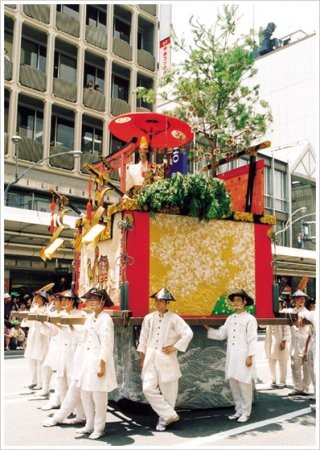 LỄ HỘI GION – MỘT TRONG BA LỄ HỘI TRUYỀN THỐNG LỚN NHẤT NHẬT BẢN